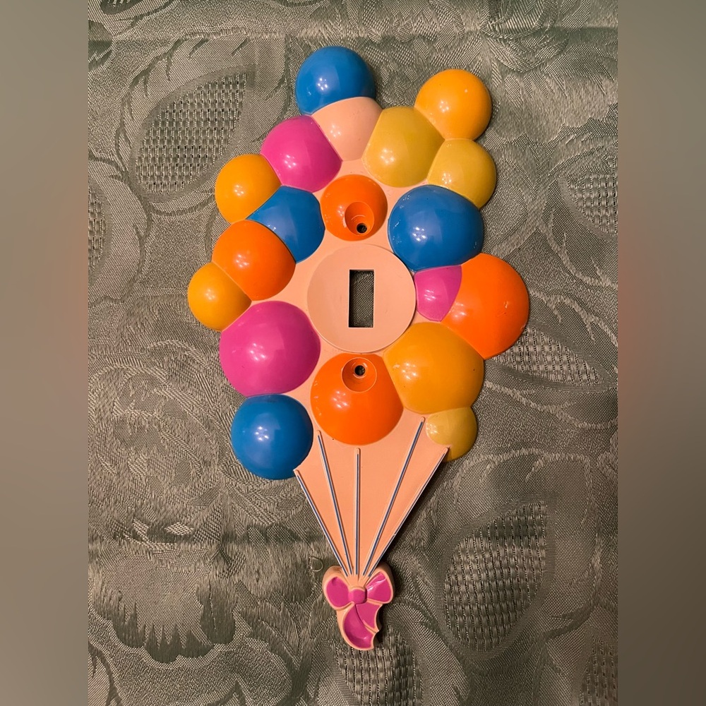 Vintage General Electric 1974 Colorful Balloon Light Switch Cover